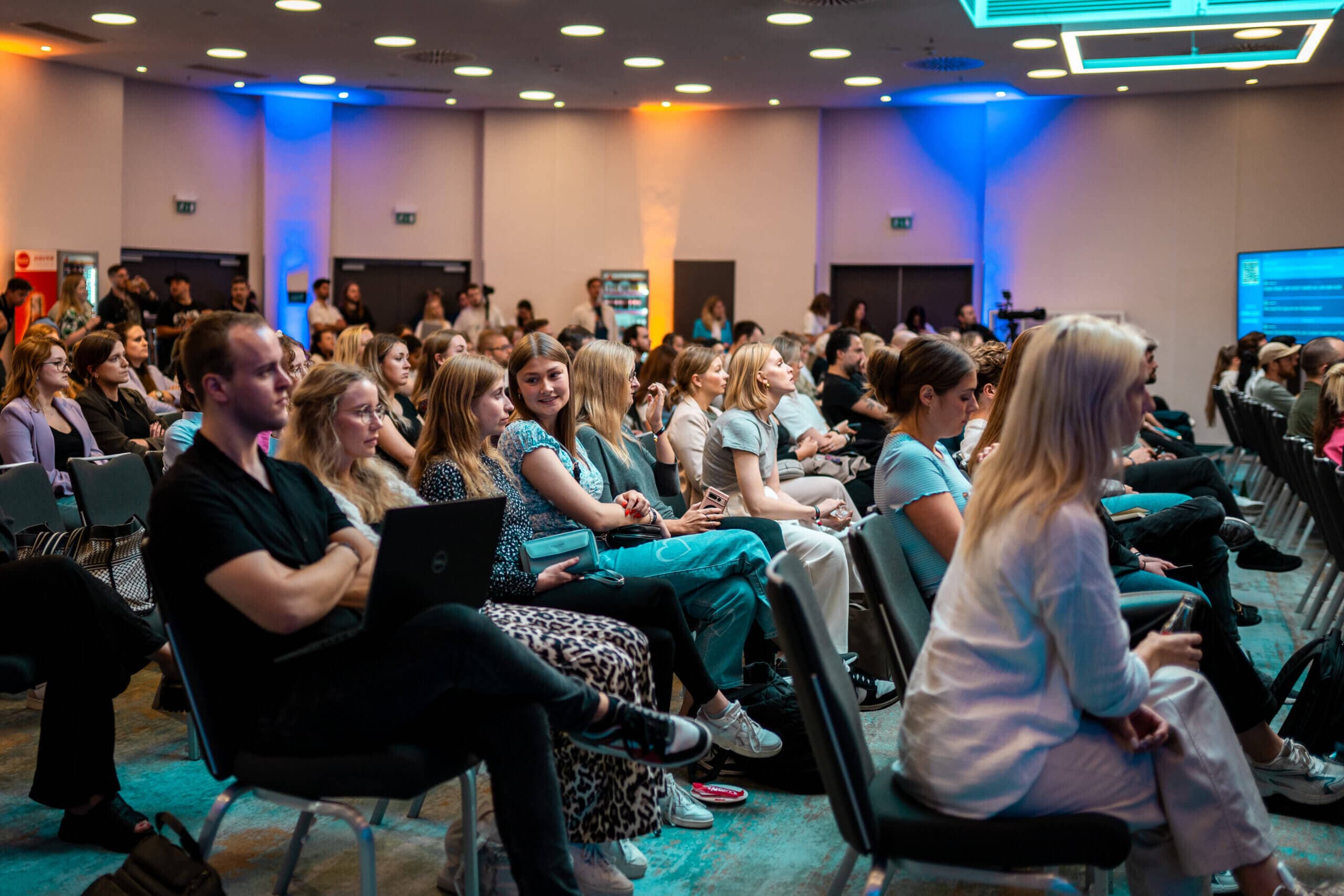 Ads Camp Köln — Social-Ads-Konferenz im Hilton-Hauptsaal