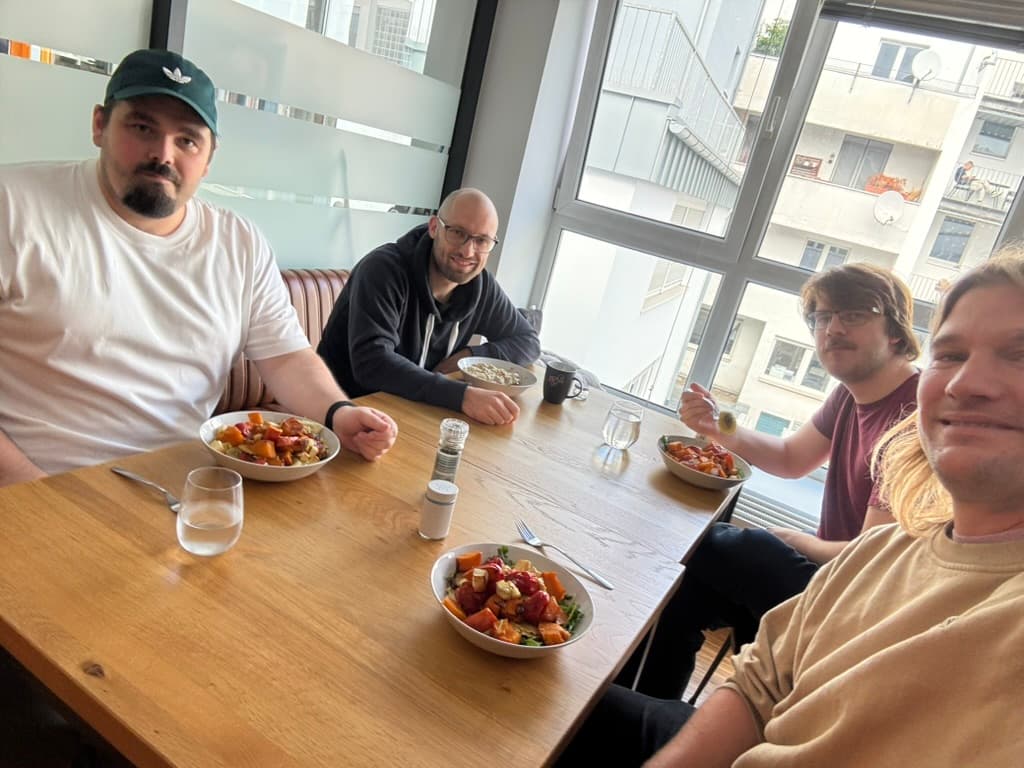 The Nandu team having self-made lunch together in the Cologne office